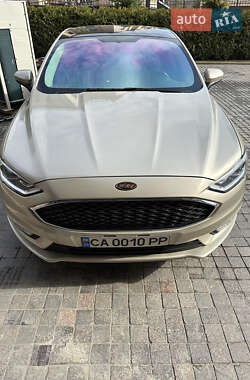 Седан Ford Fusion 2017 в 
