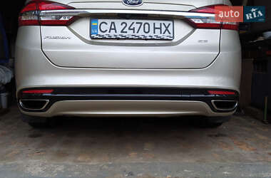 Седан Ford Fusion 2017 в 