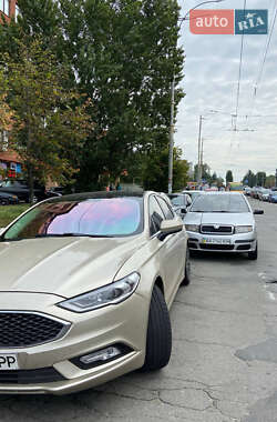 Седан Ford Fusion 2017 в 