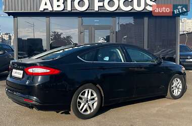 Седан Ford Fusion 2016 в 
