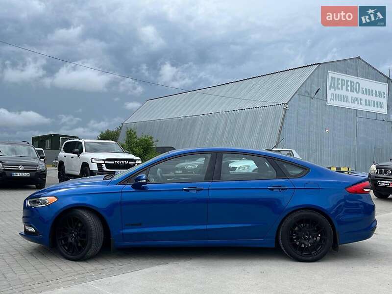 Седан Ford Fusion 2017 в Львові