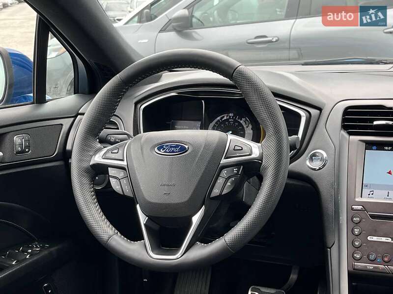 Седан Ford Fusion 2017 в Львові
