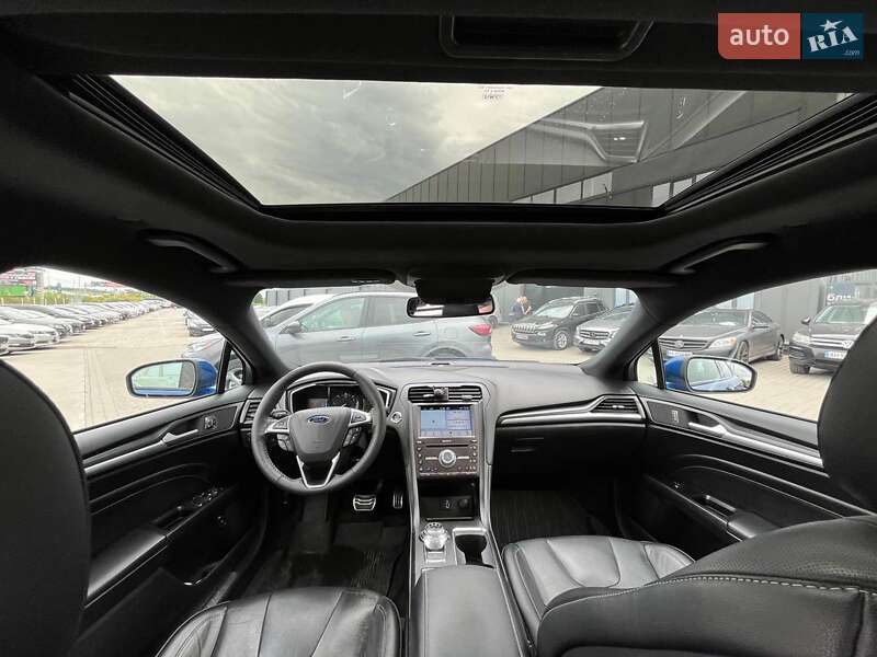 Седан Ford Fusion 2017 в Львові