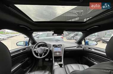 Седан Ford Fusion 2017 в 