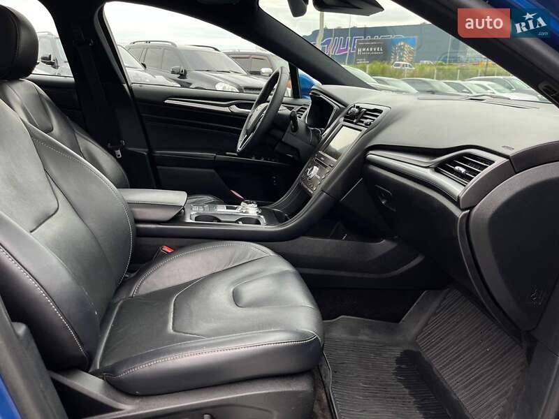 Седан Ford Fusion 2017 в Львові