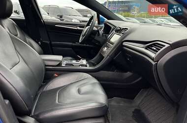 Седан Ford Fusion 2017 в 