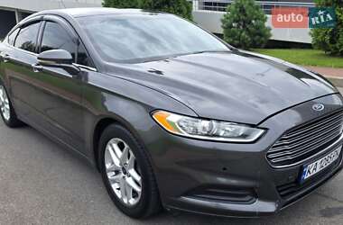 Седан Ford Fusion 2015 в 