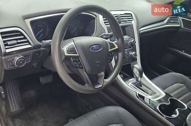 Седан Ford Fusion 2015 в 