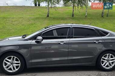 Седан Ford Fusion 2015 в 