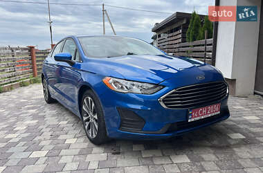 Седан Ford Fusion 2019 в Львове
