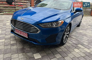 Седан Ford Fusion 2019 в 