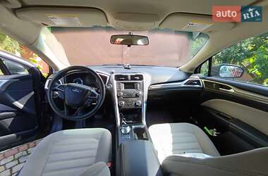 Седан Ford Fusion 2016 в 