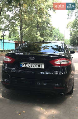 Седан Ford Fusion 2015 в 