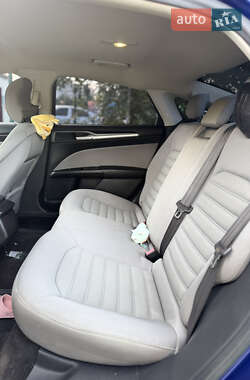 Седан Ford Fusion 2014 в 