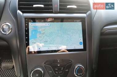 Седан Ford Fusion 2018 в 