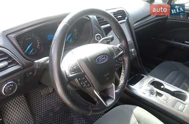 Седан Ford Fusion 2018 в 