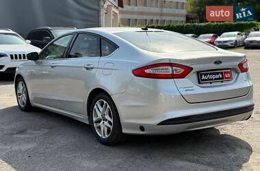 Седан Ford Fusion 2015 в 