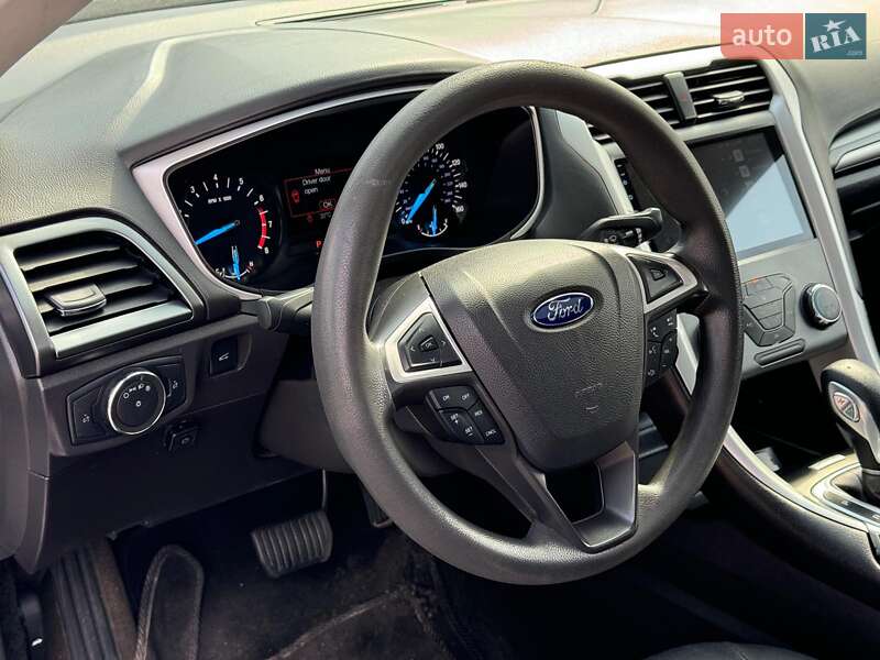 Седан Ford Fusion 2015 в Виннице