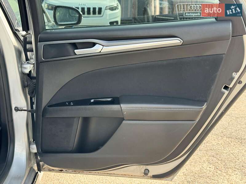 Седан Ford Fusion 2015 в Виннице