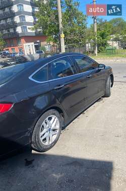 Седан Ford Fusion 2014 в 