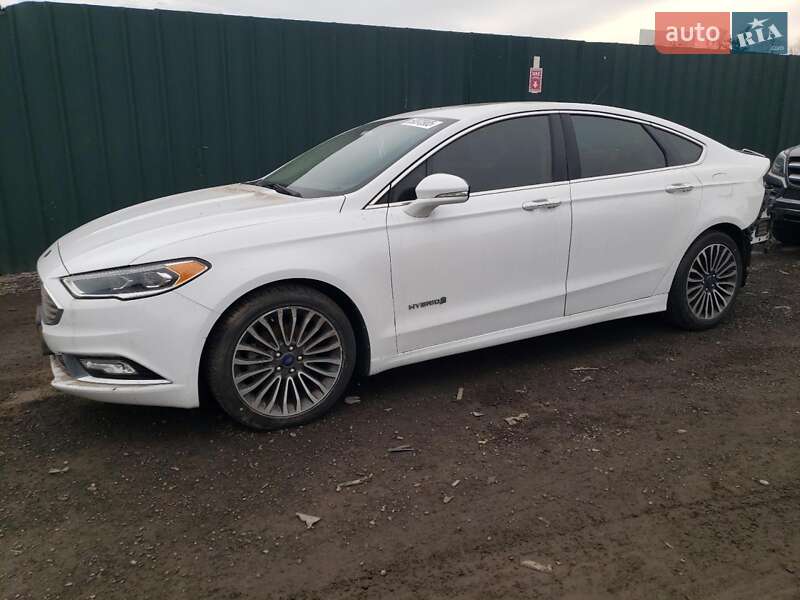 Седан Ford Fusion 2017 в 