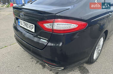 Седан Ford Fusion 2013 в 