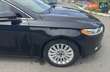 Седан Ford Fusion 2013 в 