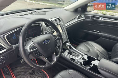 Седан Ford Fusion 2013 в 