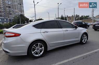 Седан Ford Fusion 2016 в 