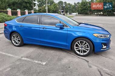 Седан Ford Fusion 2018 в 