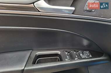 Седан Ford Fusion 2018 в 