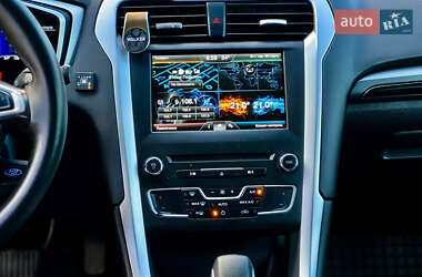 Седан Ford Fusion 2015 в 