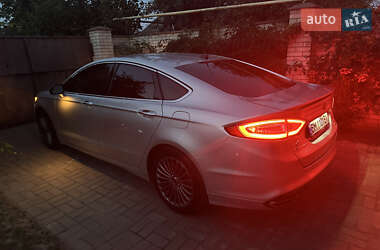 Седан Ford Fusion 2016 в 