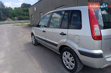 Хэтчбек Ford Fusion 2006 в 