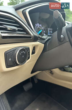 Седан Ford Fusion 2015 в 