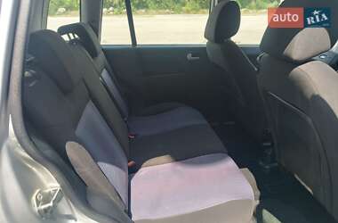 Хэтчбек Ford Fusion 2006 в 