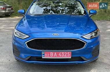 Седан Ford Fusion 2019 в 