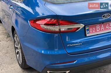 Седан Ford Fusion 2019 в 