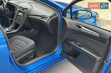 Седан Ford Fusion 2019 в 