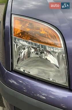 Хэтчбек Ford Fusion 2008 в 