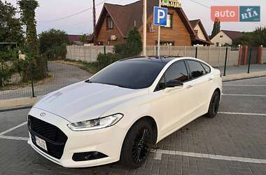 Седан Ford Fusion 2016 в 