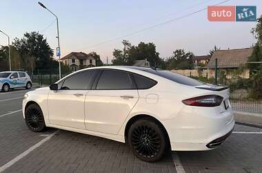 Седан Ford Fusion 2016 в 