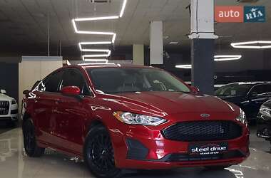Седан Ford Fusion 2020 в 
