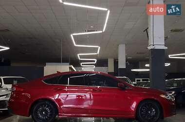 Седан Ford Fusion 2020 в 