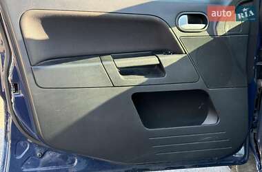 Хэтчбек Ford Fusion 2011 в 