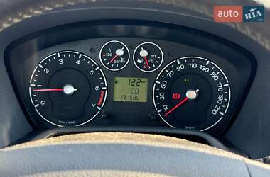 Хэтчбек Ford Fusion 2011 в 