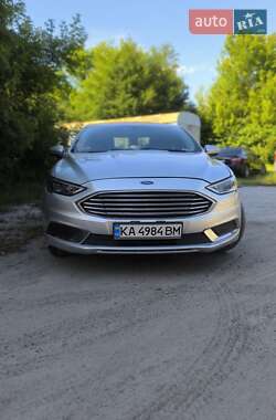 Седан Ford Fusion 2017 в 