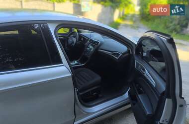 Седан Ford Fusion 2017 в 