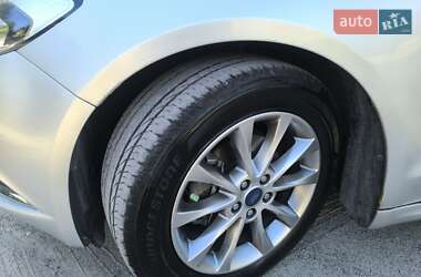 Седан Ford Fusion 2017 в 