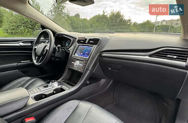 Седан Ford Fusion 2020 в 